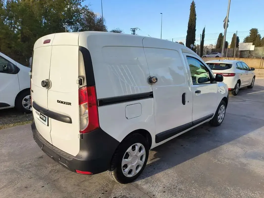 Usado Dacia Dokker Essentiel 94 HP (69 kW) 2020 Branco Monovolume