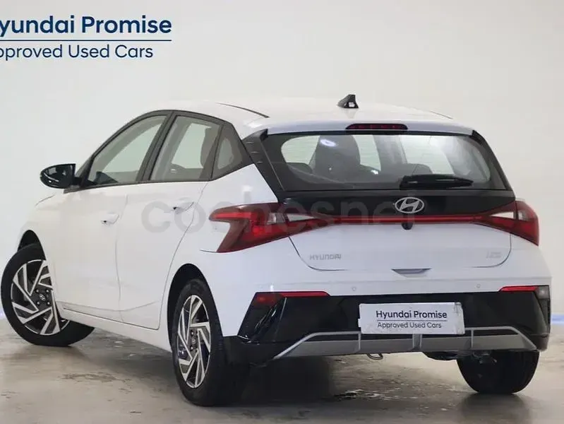 Usado Hyundai i20 100 CV (73 kW) 2025 Blanco Utilitario