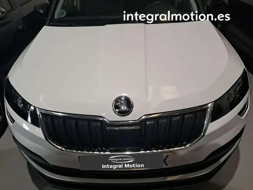 Usado Skoda Karoq Ambition 116 CV (85 kW) 2020 Blanco SUV