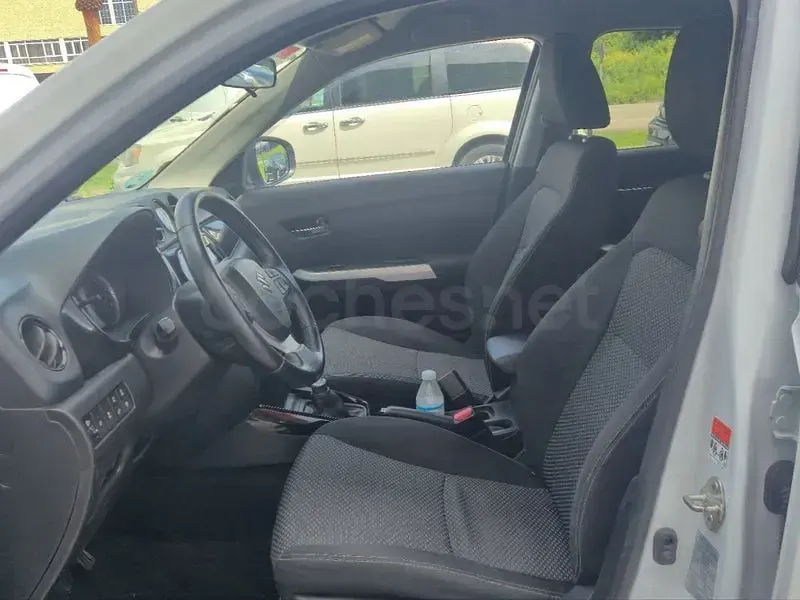 Usado Suzuki Vitara GLX 120 CV (88 kW) 2018 Blanco SUV
