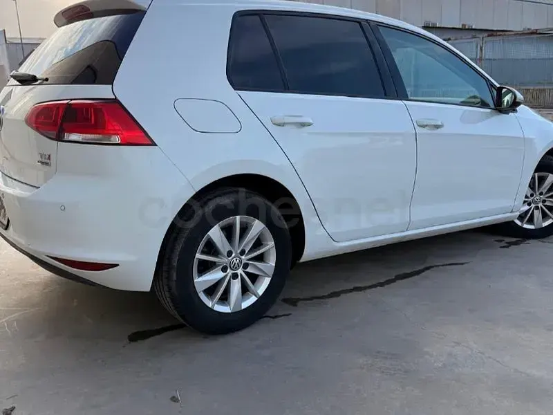 Usado VW Golf VII Advance 105 CV (77 kW) 2013 Blanco Berlina