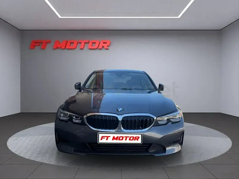 Usado BMW 318 150 CV (110 kW) 2022 Gris / plata Berlina