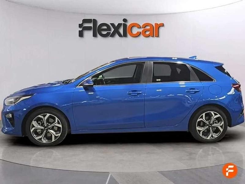 Usado Kia Ceed 120 CV (88 kW) 2019 Azul Utilitario