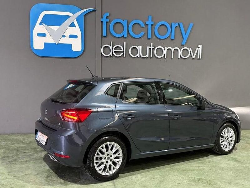 Usado Seat Ibiza FR 115 CV (84 kW) 2025 Gris / plata Utilitario