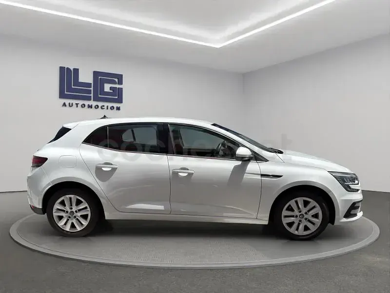 Usado Renault Mégane IV Intens 160 CV (117 kW) 2021 Blanco Berlina