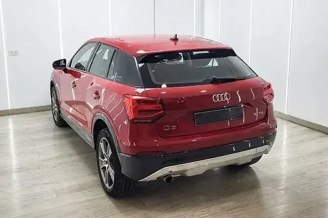 Usado Audi Q2 Design 116 CV (85 kW) 2019 Blanco SUV