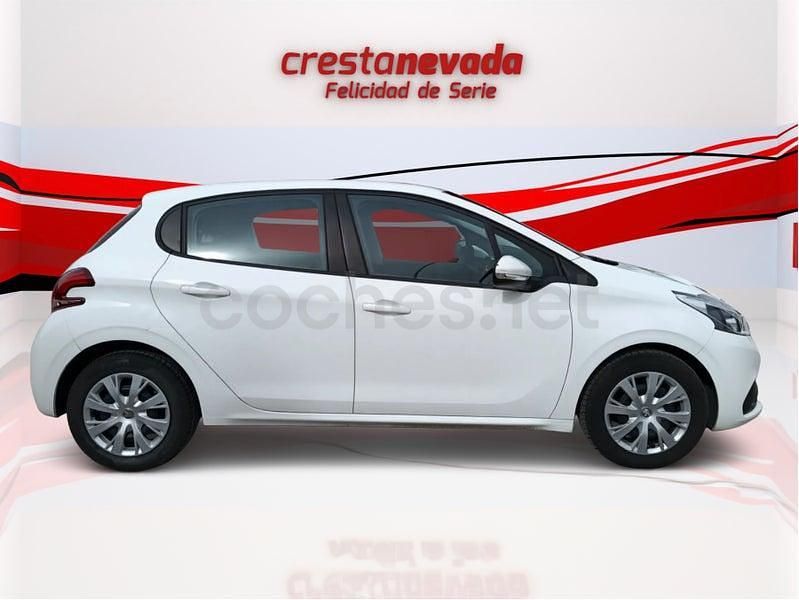 Usado Peugeot 208 Active 75 CV (55 kW) 2017 Blanco Utilitario