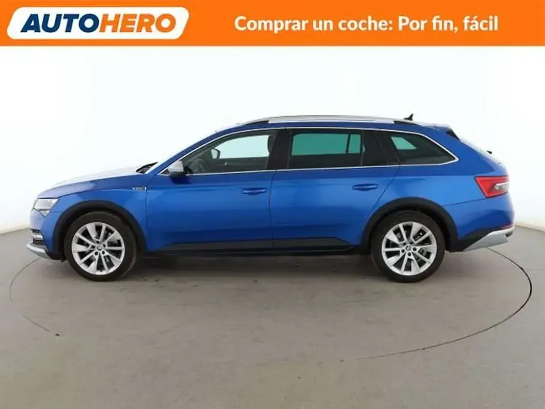 Usado Skoda Superb Scout 4x4 200 CV (147 kW) 2023 Azul Familiar