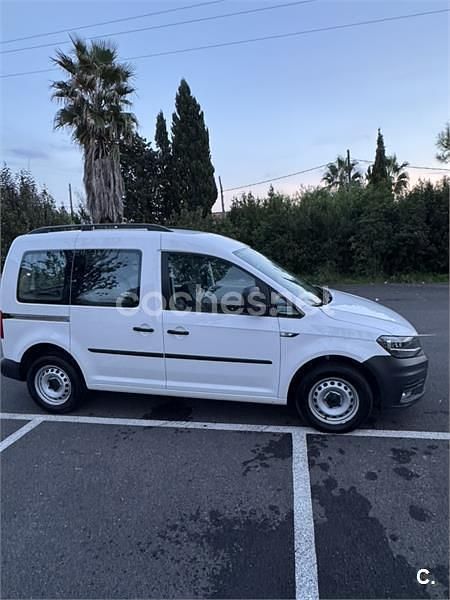 Usado VW Caddy 75 CV (55 kW) 2015 Blanco Monovolumen