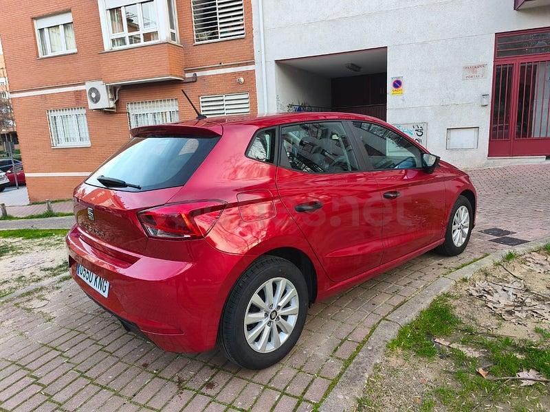 Usado Seat Ibiza Reference 95 CV (69 kW) 2018 Granate Utilitario