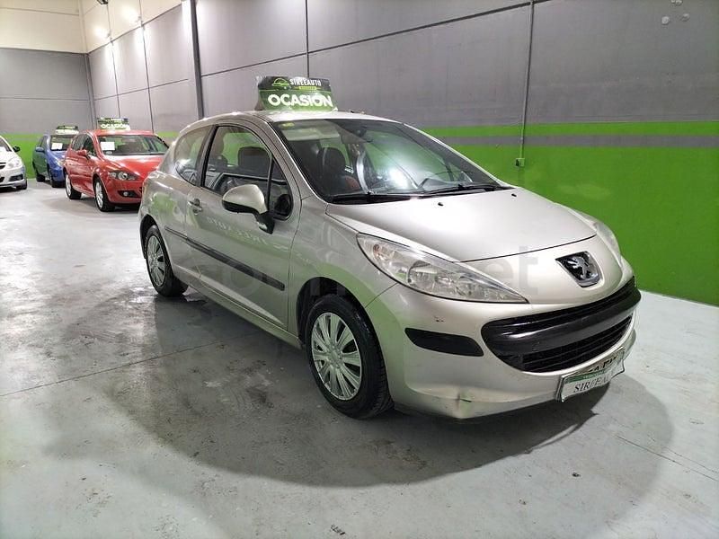 Usado Peugeot 207 70 CV (51 kW) 2006 Gris / plata Berlina