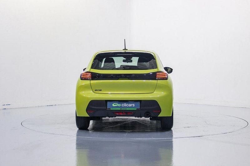 Usado Peugeot 208 Active 100 CV (73 kW) 2024 Amarillo Utilitario
