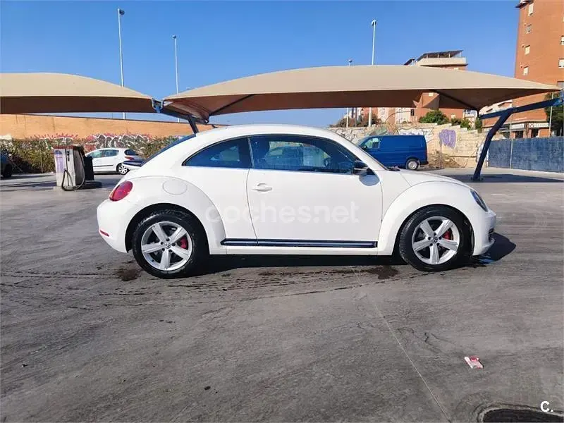 Usado VW Beetle Design 140 CV (102 kW) 2012 Blanco Utilitario