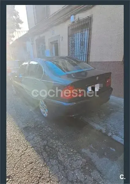 Usado BMW 325 192 CV (141 kW) 2004 Granate Berlina