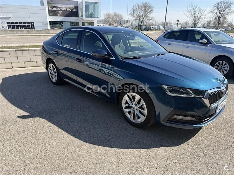 Usado Skoda Octavia G-TEC Ambition 131 CV (96 kW) 2022 Azul Berlina