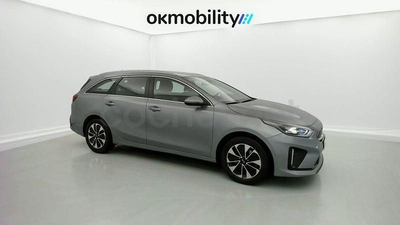 Usado Kia Ceed 120 CV (88 kW) 2021 Gris / plata Utilitario