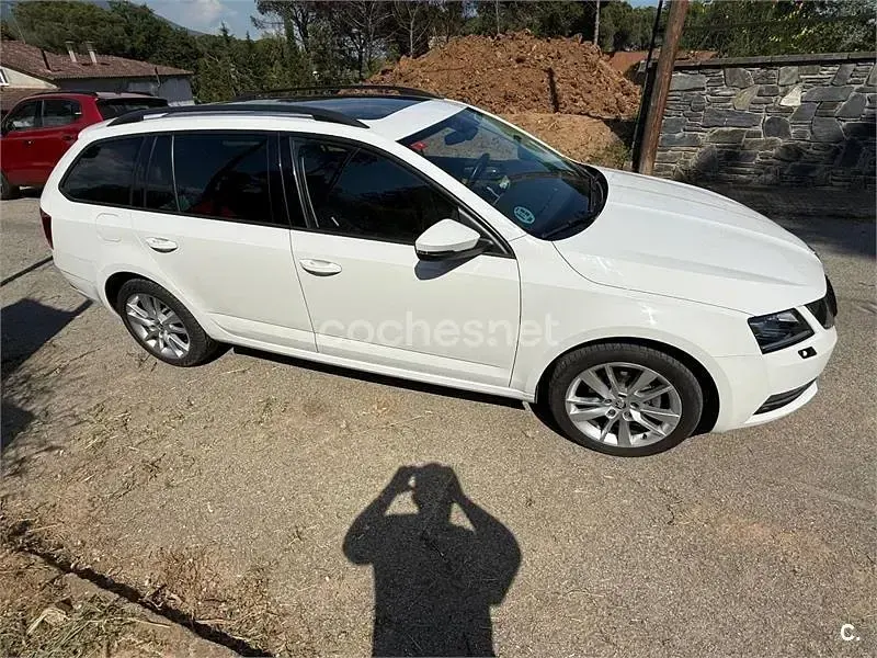 Usado Skoda Octavia Ambition 116 CV (85 kW) 2018 Blanco Familiar