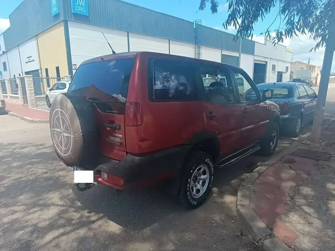 Usado Nissan Terrano Comfort 99 CV (72 kW) 1999 Burdeos SUV