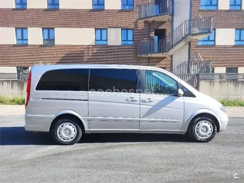 Usado Mercedes Viano 150 CV (110 kW) 2005 Gris / plata Monovolumen