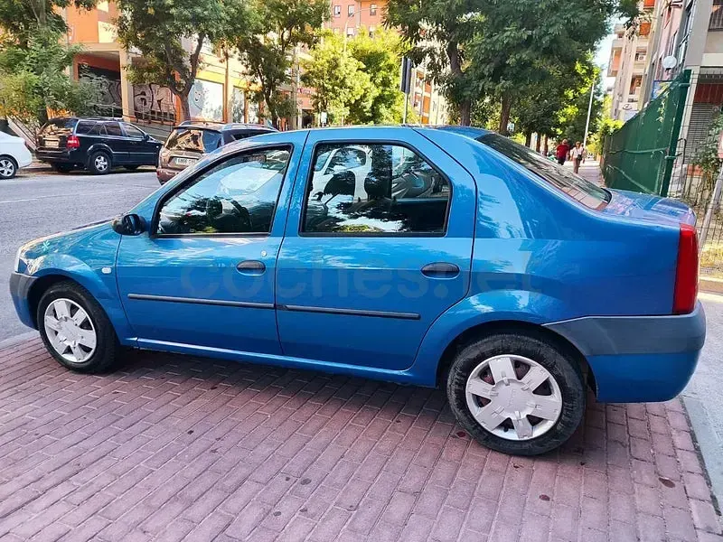 Usado Dacia Logan Lauréate 70 CV (51 kW) 2007 Azul Berlina