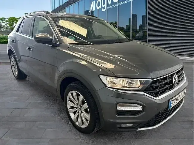 Usado VW T-Roc Advance 116 CV (85 kW) 2021 Gris SUV
