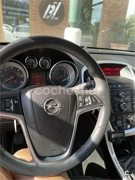 Usado Opel Astra Cosmo 110 CV (80 kW) 2010 Blanco Berlina