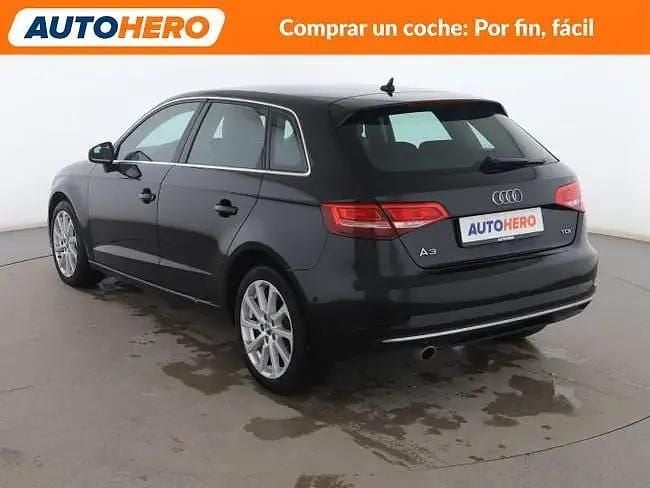 Usado Audi A3 Design 116 HP (85 kW) 2018 Preto Sedan