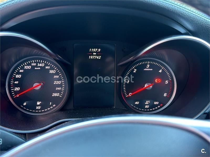 Używany Mercedes C220 Exclusive 170 KM (125 kW) 2017 Biały Kombi