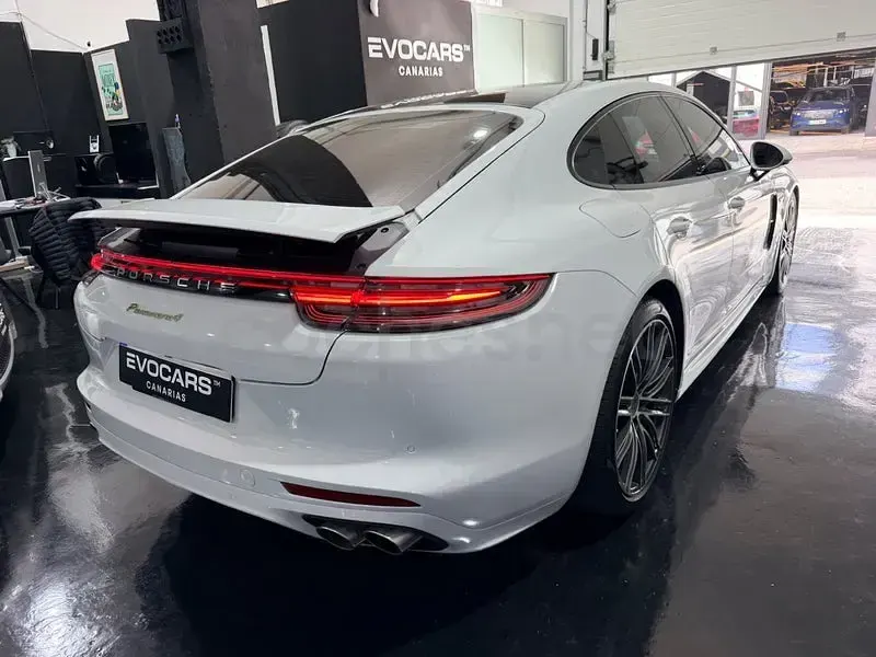 Usado Porsche Panamera 4 Executive 462 CV (339 kW) 2018 Blanco Utilitario