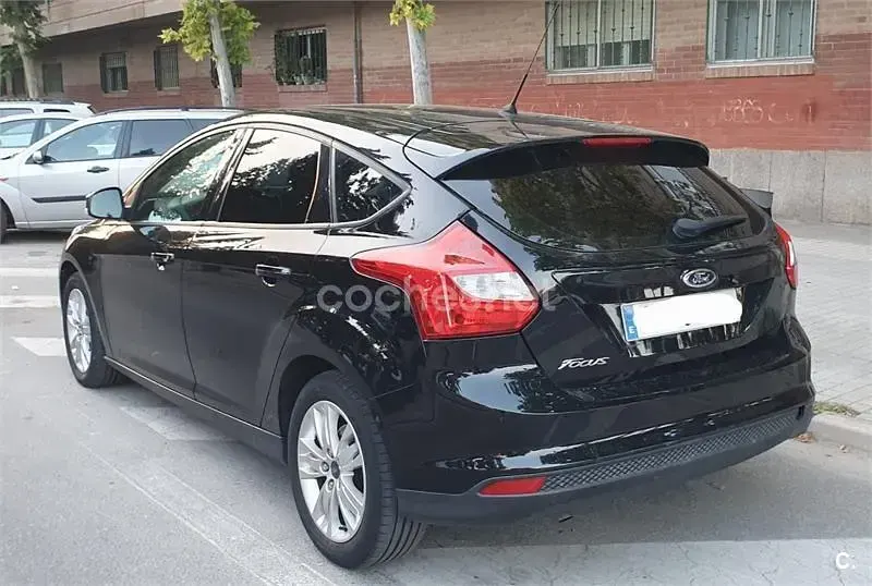 Usado Ford Focus Trend 115 CV (84 kW) 2011 Negro Berlina