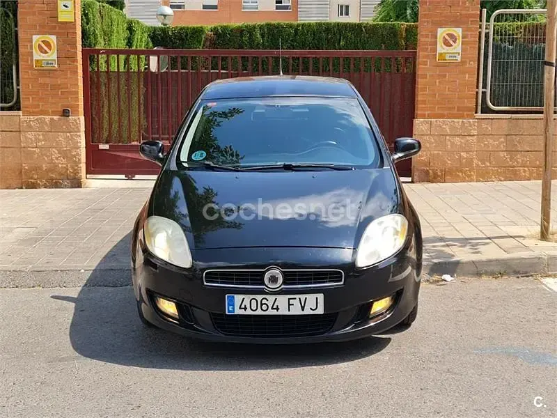 Usado Fiat Bravo Dynamic 90 CV (66 kW) 2007 Negro Utilitario