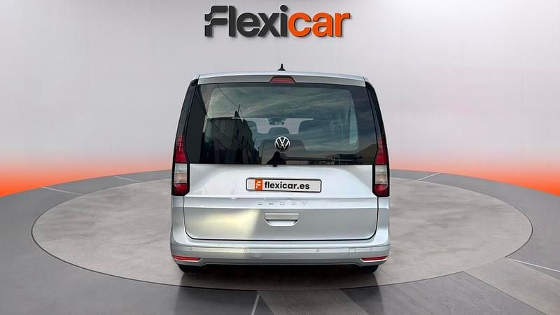 Usado VW Caddy Maxi 122 CV (89 kW) 2024 Gris Monovolumen