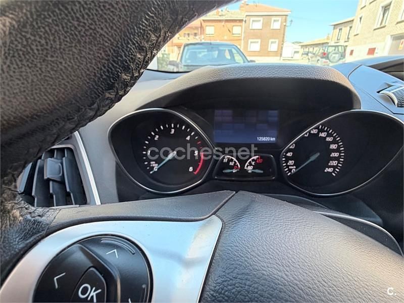 Usado Ford Kuga Titanium 120 CV (88 kW) 2015 Blanco SUV