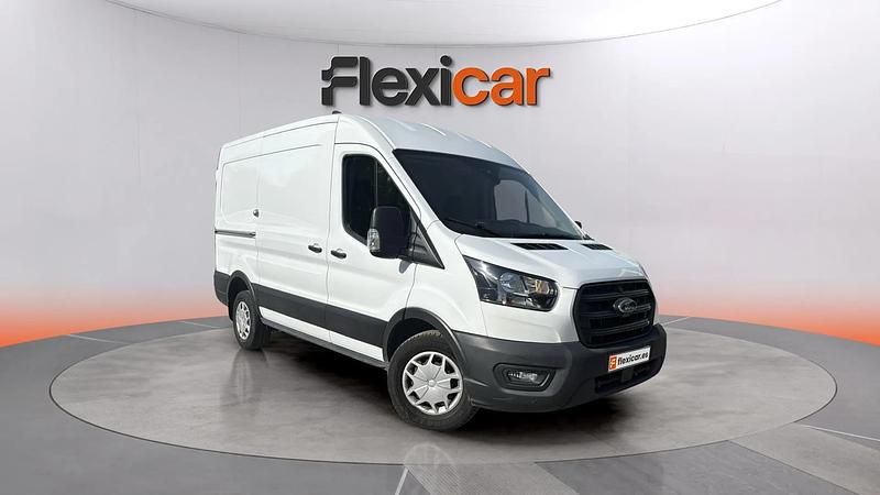 Usado Ford Transit 131 CV (96 kW) 2023 Blanco Berlina