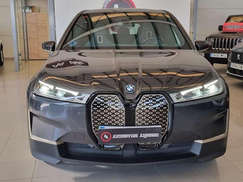 Usado BMW iX Comfort Edition 239 kW (326 CV) 2021 Gris SUV