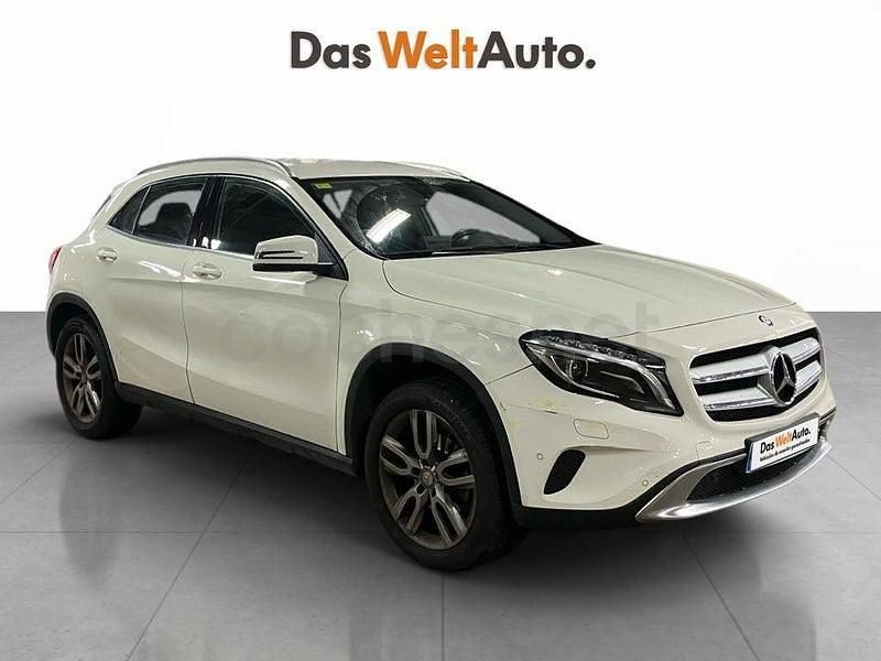 Usado Mercedes GLA220 Style 177 CV (130 kW) 2015 Blanco SUV