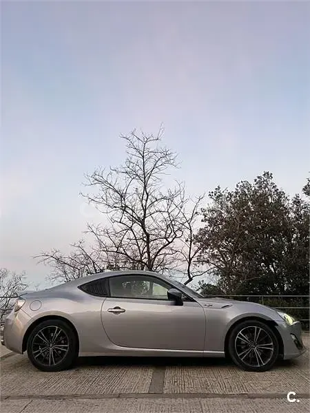 Usado Toyota GT86 GT 200 CV (147 kW) 2015 Gris / plata Coupe