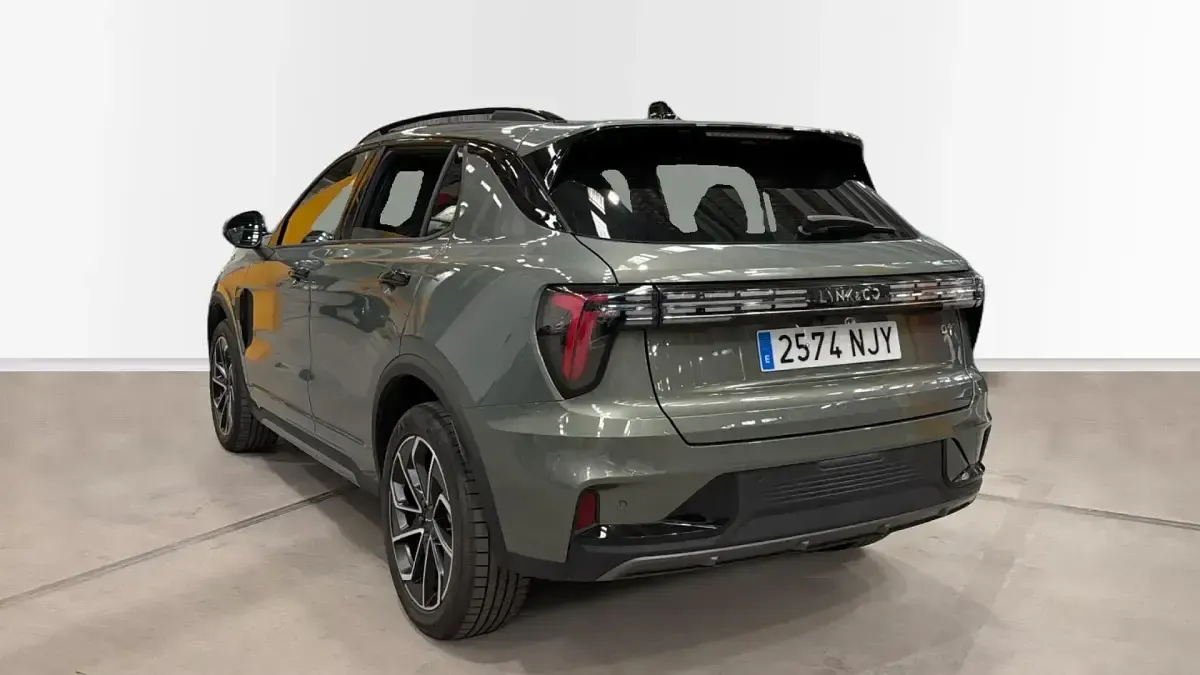 Usado Lynk & Co 01 276 CV (202 kW) 2026 Verde SUV