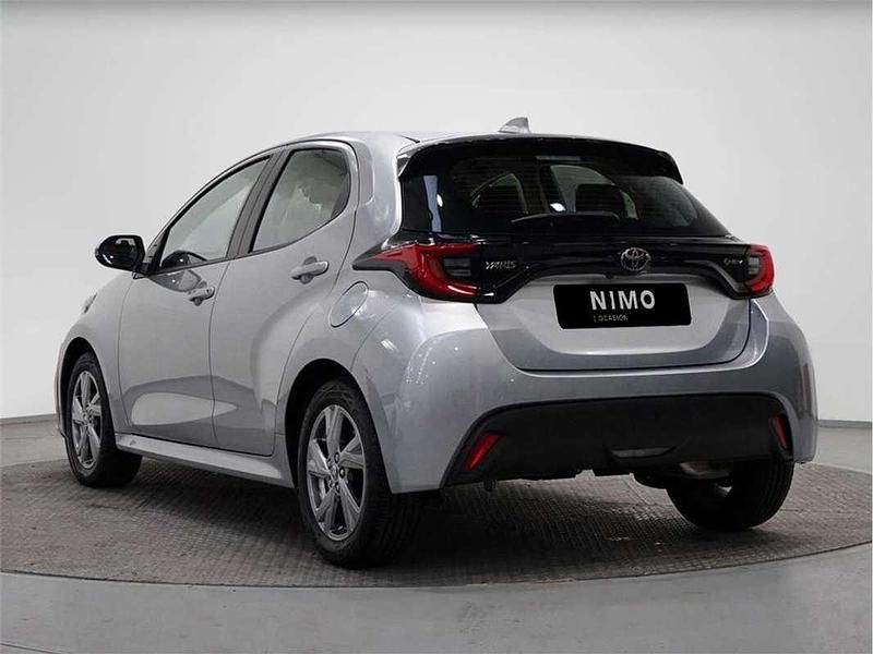 Usado Toyota Yaris Hybrid Active 116 CV (85 kW) 2025 Utilitario