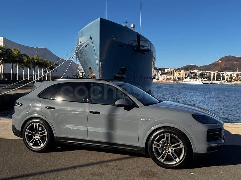 Usado Porsche Cayenne 470 CV (345 kW) 2024 Gris / plata SUV