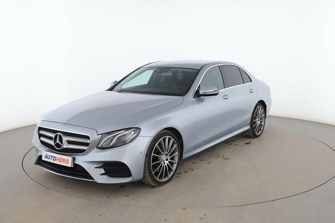 Plata Usado 2017 Mercedes E220 AMG line Berlina | 27.699 € (Buen precio) - Imagen 1/3