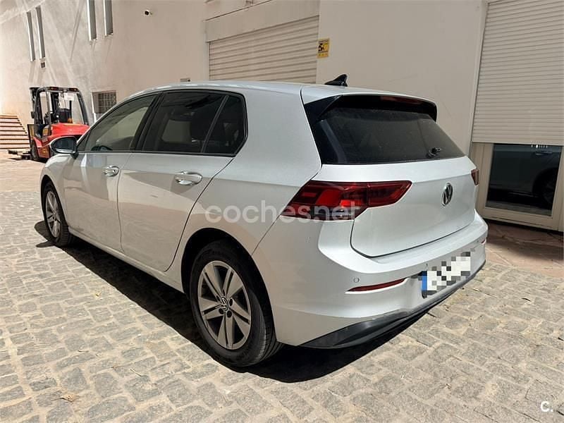Usado VW Golf VIII 115 CV (84 kW) 2021 Gris / plata Berlina