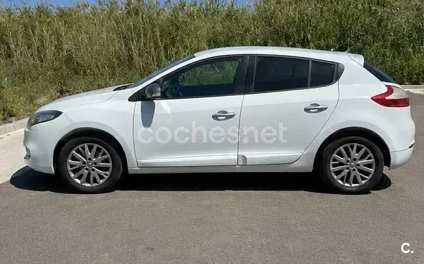 Usado Renault Mégane III Expression 115 CV (84 kW) 2013 Blanco Berlina