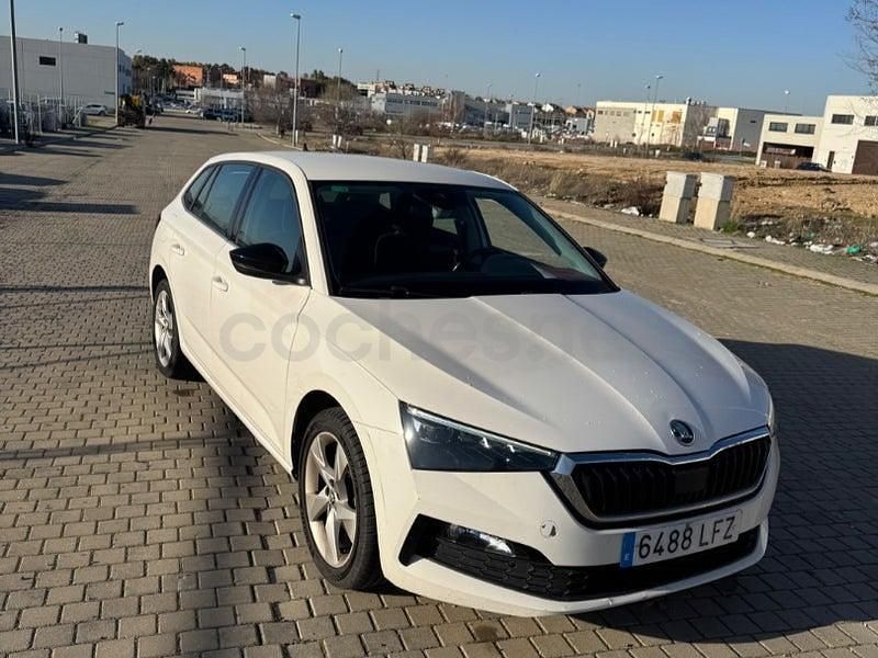 Usado Skoda Scala Style 115 CV (84 kW) 2020 Blanco Utilitario