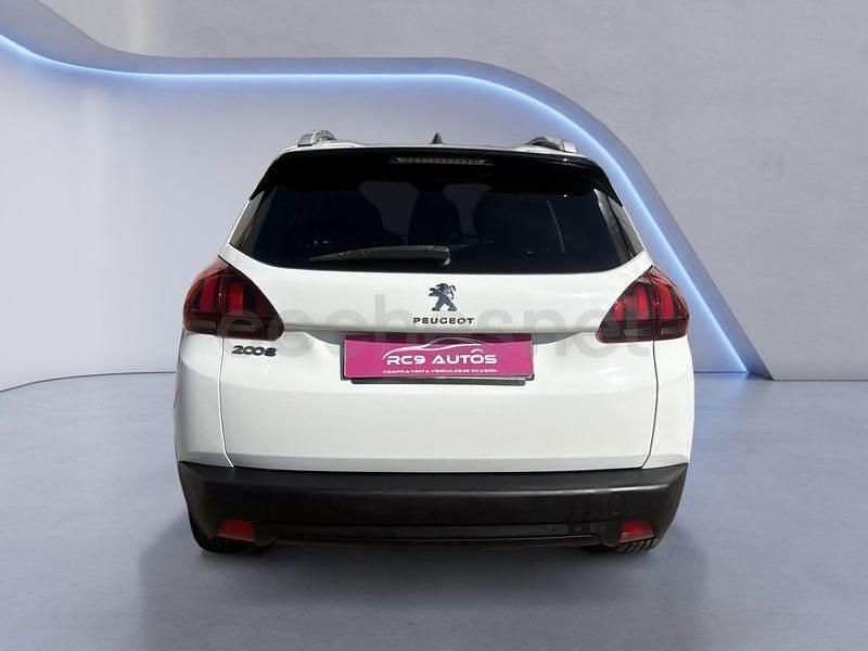 Usado Peugeot 2008 Style 100 CV (73 kW) 2018 Blanco SUV