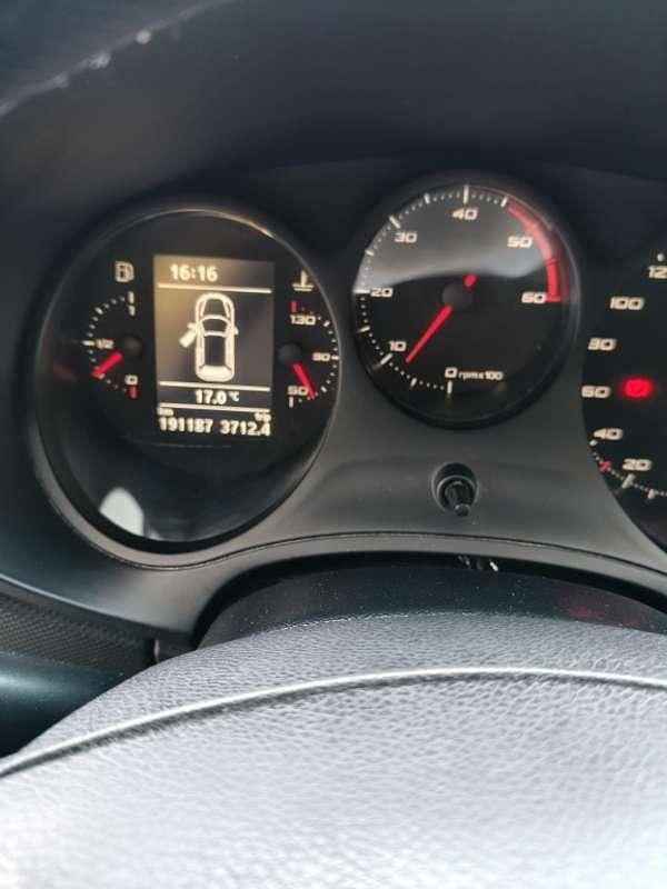 Usado Seat Leon 90 CV (66 kW) 2012 Blanco Utilitario