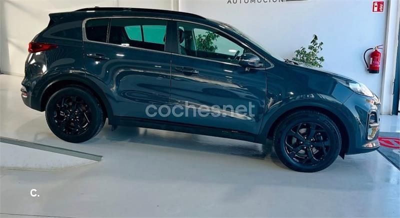 Usado Kia Sportage 136 CV (100 kW) 2021 Negro SUV