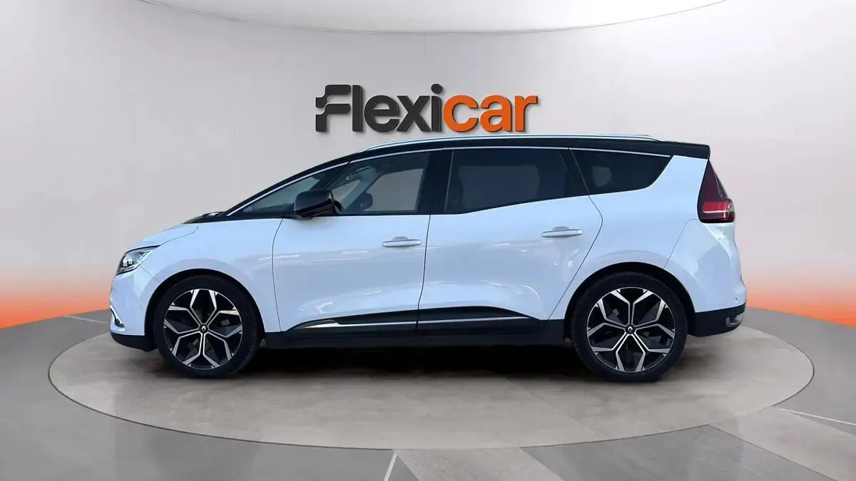 Usado Renault Grand Scénic Techno 140 CV (102 kW) 2022 Blanco Monovolumen