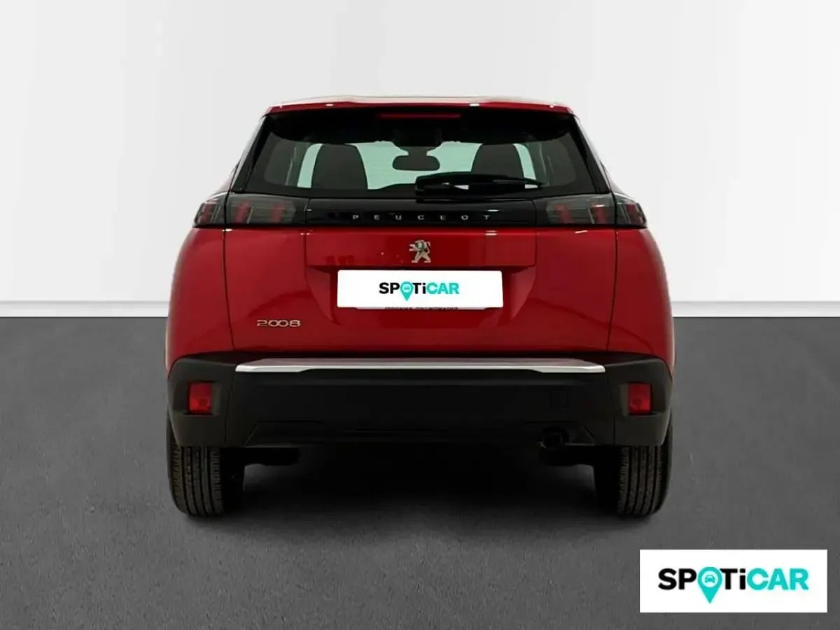 Usado Peugeot 2008 Active 100 CV (73 kW) 2021 Rojo SUV
