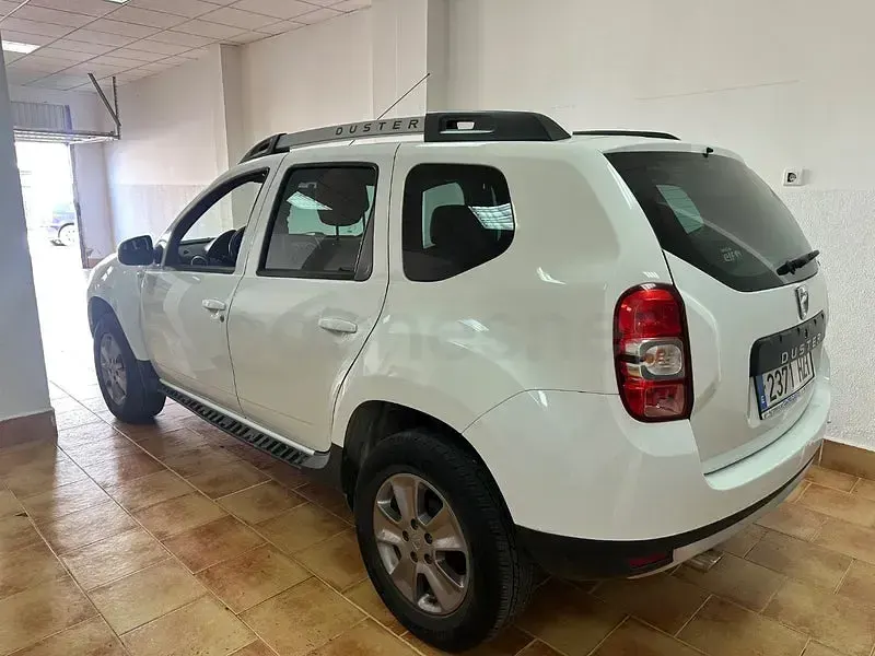 Usado Dacia Duster Ambiance 109 CV (80 kW) 2014 Blanco SUV